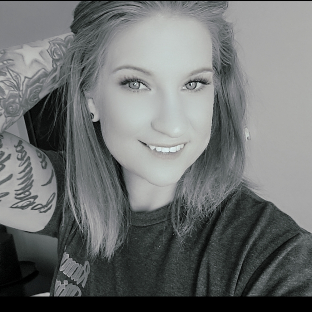 Meet your Posher, Ash-leigh